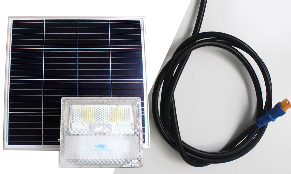 Mua Đèn Pha Năng Lượng Mặt Trời Cao Cấp Roiled 300W BCT 2.0 Sáng Trên 20 Tiếng giá sỉ