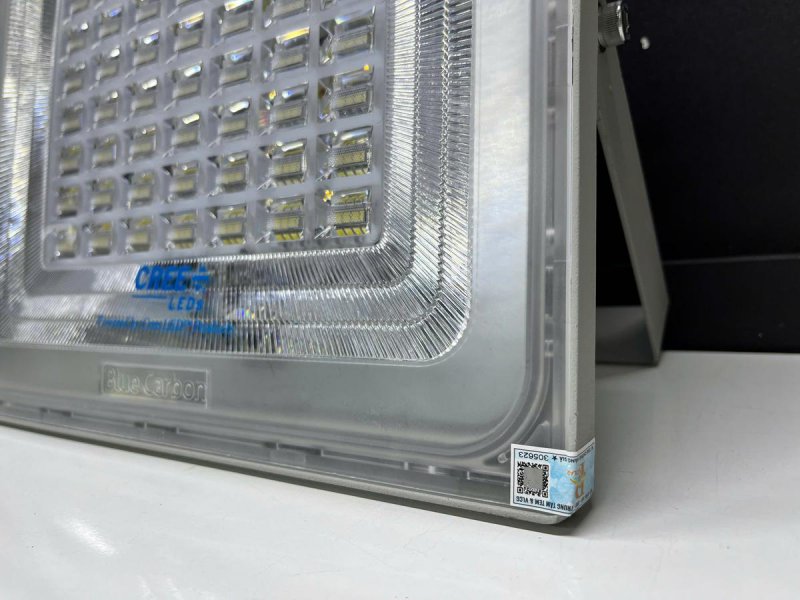 Đèn Pha NLMT 500W Đèn pha năng lượng mặt trời công suất lớn 500W