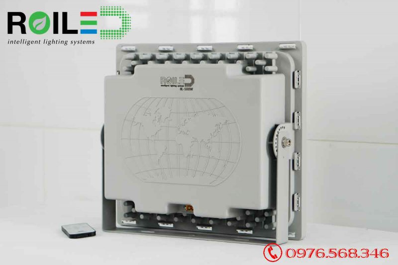 Đèn pha năng lượng mặt trời 500W cao cấp Roiled RL-P500 Đèn pha năng lượng mặt trời 500W cao cấp Roiled RL-P500