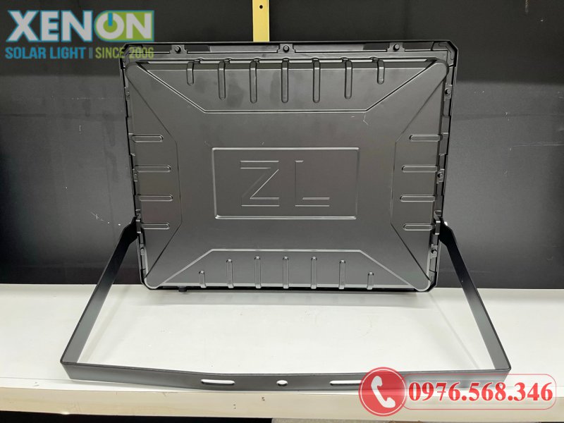 Đèn Pha Năng Lượng Mặt Trời FSW 1000W – Siêu Sáng, Chiếu Sáng Công Trình
