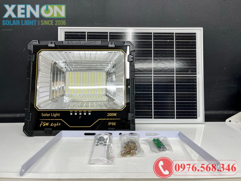 Đèn Pha Năng Lượng Mặt Trời FSW 200W – Siêu Sáng, Chống Nước IP66