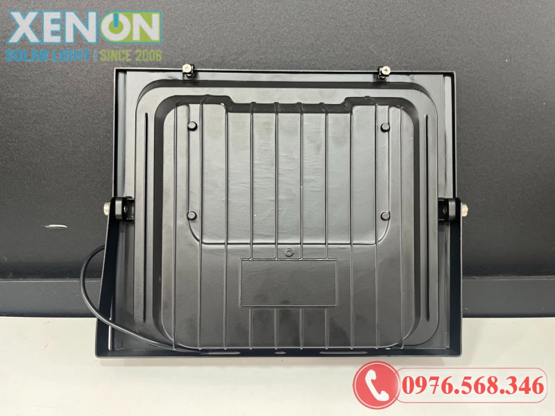 Đèn Pha Năng Lượng Mặt Trời TC-300W – Pin Mono, Chống Nước IP67