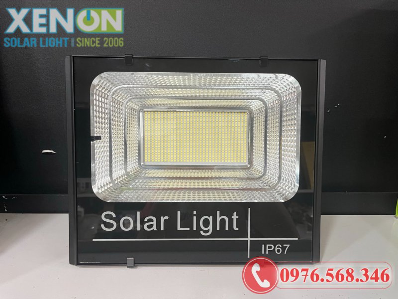 Đèn Pha Năng Lượng Mặt Trời TC-400 400W – Pin Mono, Chống Nước IP67