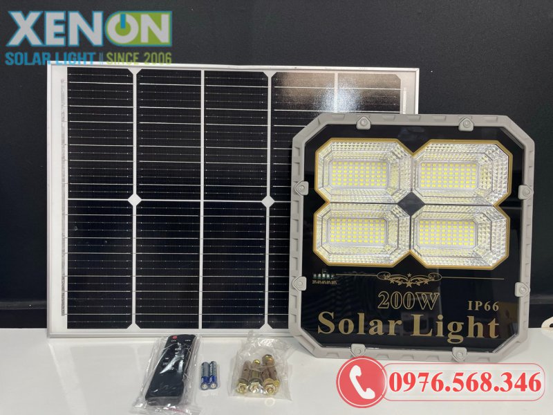 Đèn Pha Năng Lượng Mặt Trời TR-200W 4 Ô – Pin Mono, Chống Nước IP66