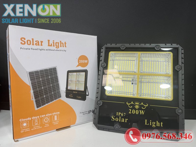 Đèn Pha Năng Lượng Mặt Trời Xenon 4 Ô 200W – Pin Mono, Chống Nước IP67