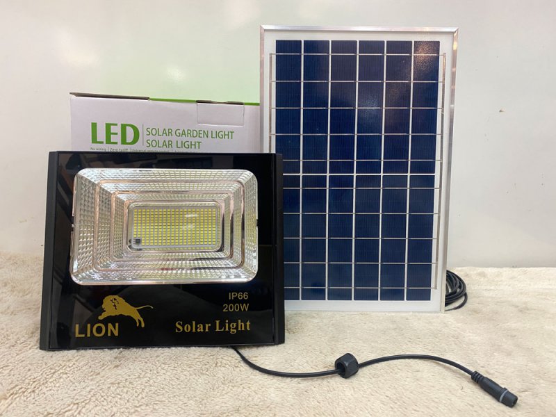 Đèn Pha Năng Lượng Mặt Trời Lion MP-200W Chính Hãng – IP66 Siêu Sáng