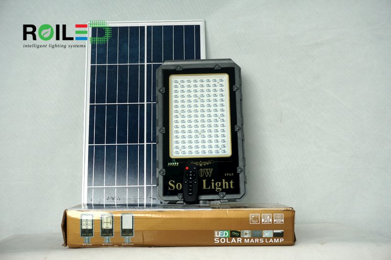 Đèn năng lượng Roiled RD300W pin rời Đèn năng lượng Roiled RD300W pin rời