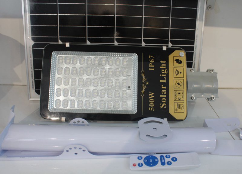 Đèn đường năng lượng mặt trời 500W cao cấp BTM-JD500 giá rẻ Đèn đường năng lượng mặt trời 500W cao cấp BTM-JD500 giá rẻ