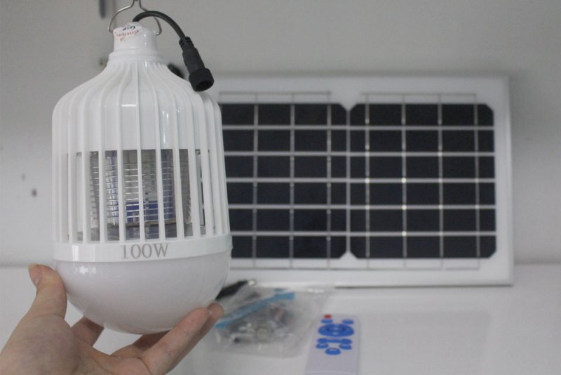 Đèn thả bóng búp bắt muỗi năng lượng mặt trời cao cấp RK 100w Đèn thả bóng búp bắt muỗi năng lượng mặt trời cao cấp RK 100w